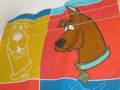 SCOOBY DOO WINDOW VALANCE   AQUA BLUE RED YELLOW DAN RIVER 82 W X 16 1/2 L