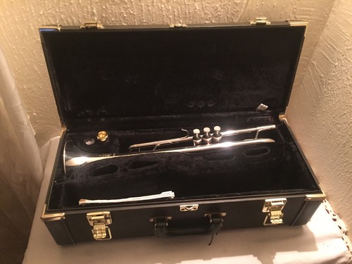 Yamaha YTR8335RG Xeno Trumpet with Original Case
