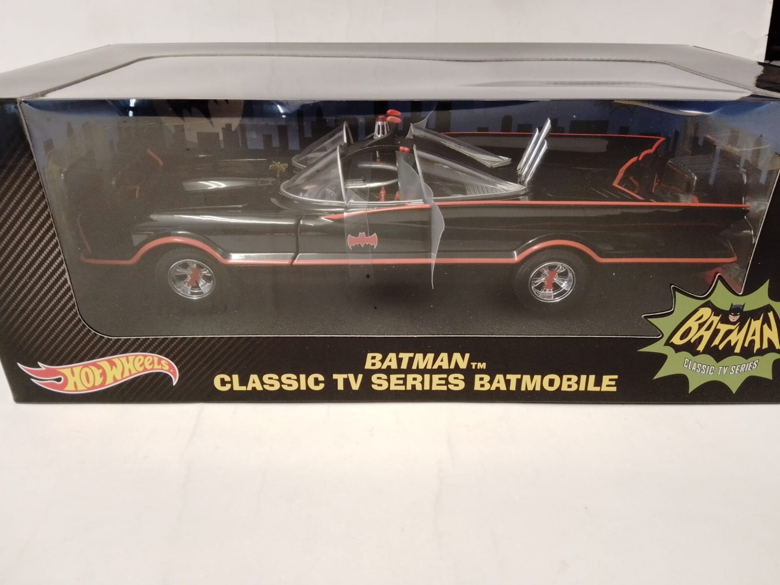 ミニカー Hot Wheels 1966 TV Series Batmobile 1:18 Amazon.com: Mattel Hot Wheels 1:18 1966 TV Series Batmobile
