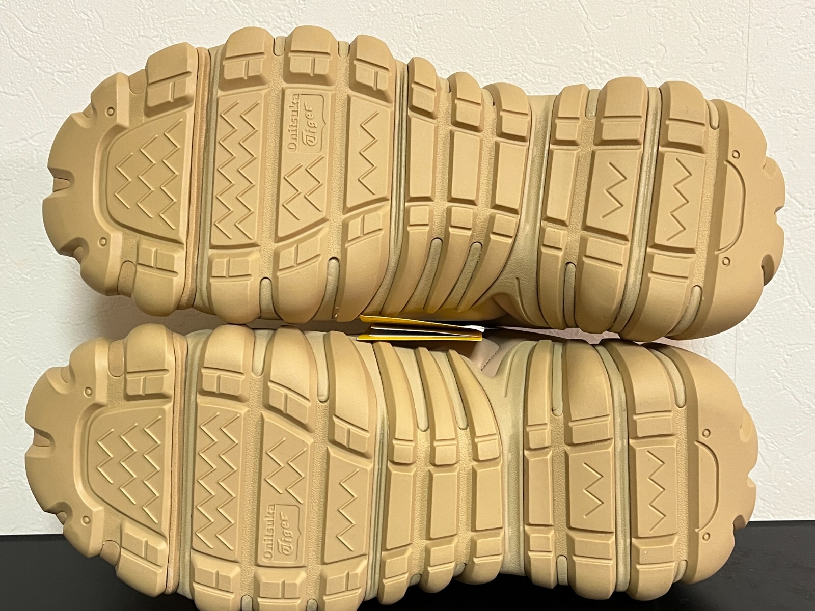 Pre-owned Onitsuka Tiger Dentigre Puff ( Desert ) 1183c147.200 [unisex] Casual Authentic In Yellow