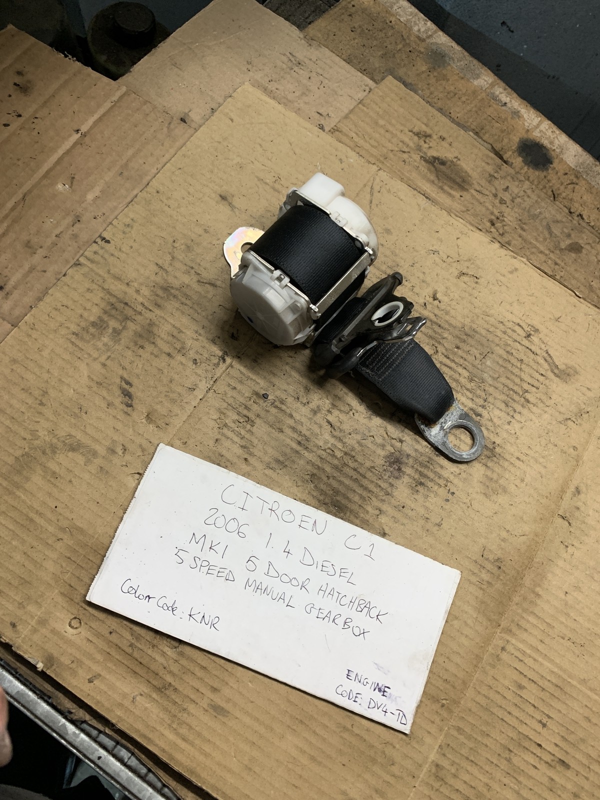 CITROEN C1 MK1 2006 1.4 DIESEL OR REAR RIGHT DRIVER SIDE BACK SEAT BELT H073801