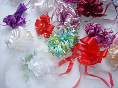 LOT OF 23 USED PRE-MADE NON-STICK BOWS ASSORTED COLORS & SIZES & STYLES