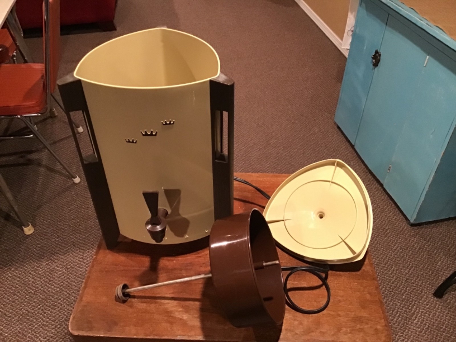 Vintage Regal Poly Perk Automatic Percolator Urn Coffee Pot USA Harvest Gold