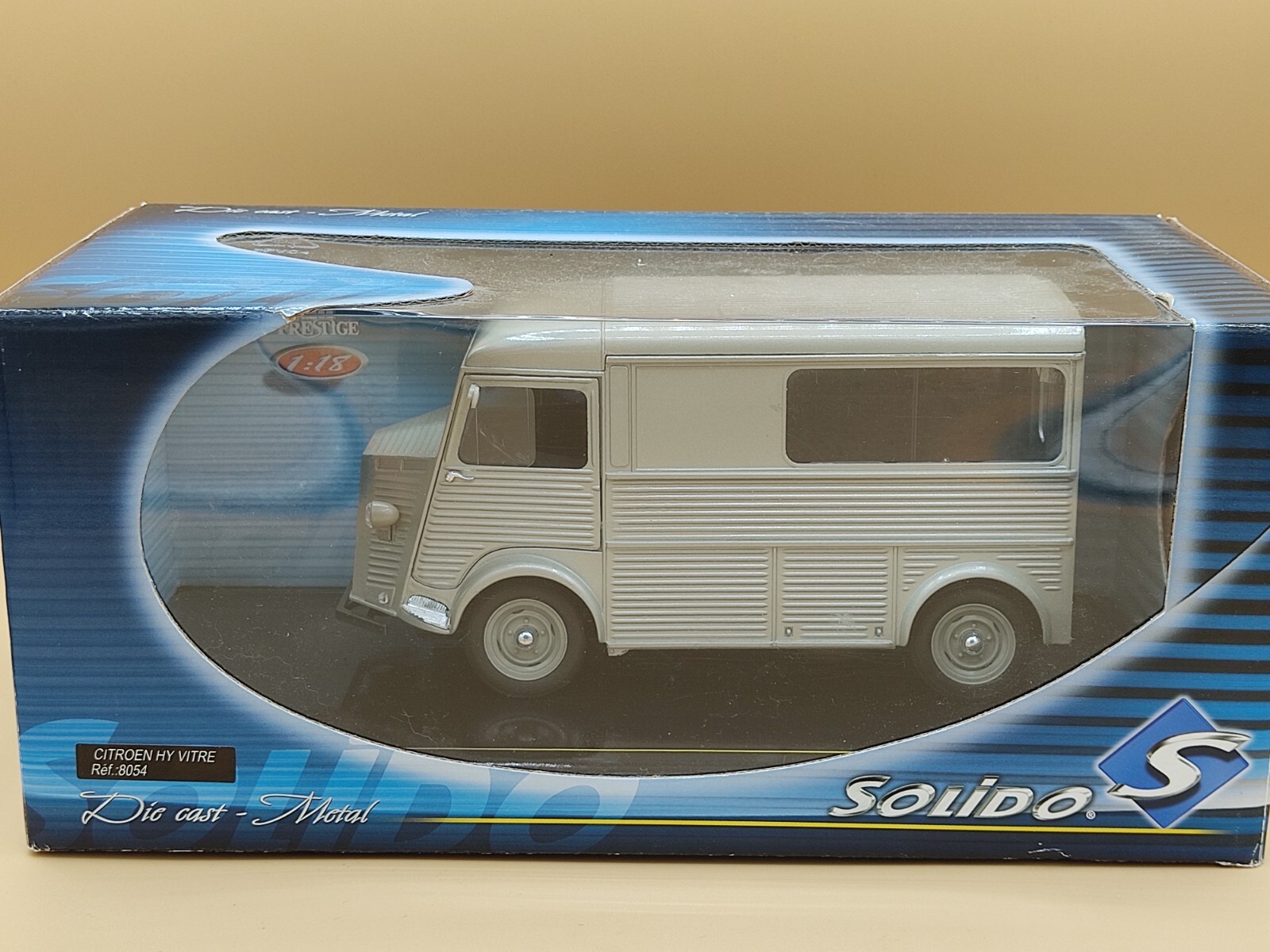 1/21 (no 1/18) Citroën Type HY Gris 