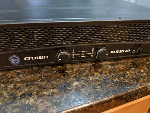 Crown XLS-202 Stereo Power Amplifier