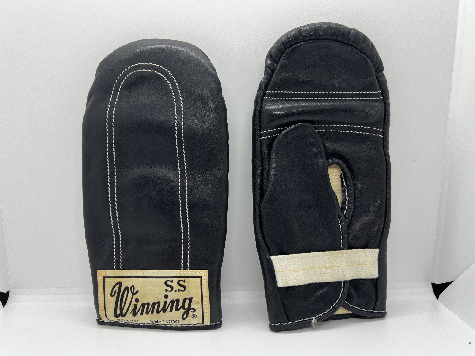 Winning Boxing Vintage Initial Old Logo Punching Gloves SB