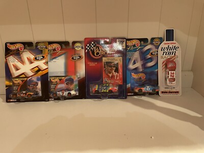3 Hot Wheels 1999 Pro Racing Collectors Edition, Winners Circle And White Rain