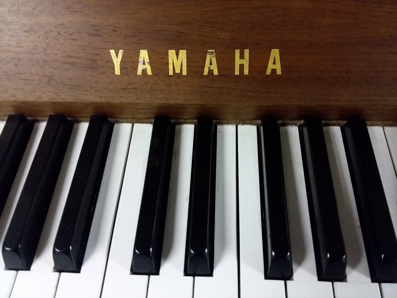 Yamaha Vertical Piano