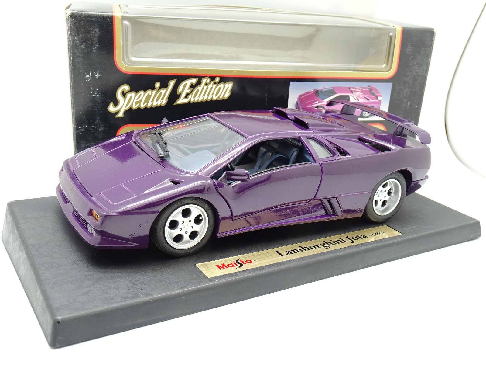 ARII 1:24 Lamborghini Jota Kit Review - YouTube