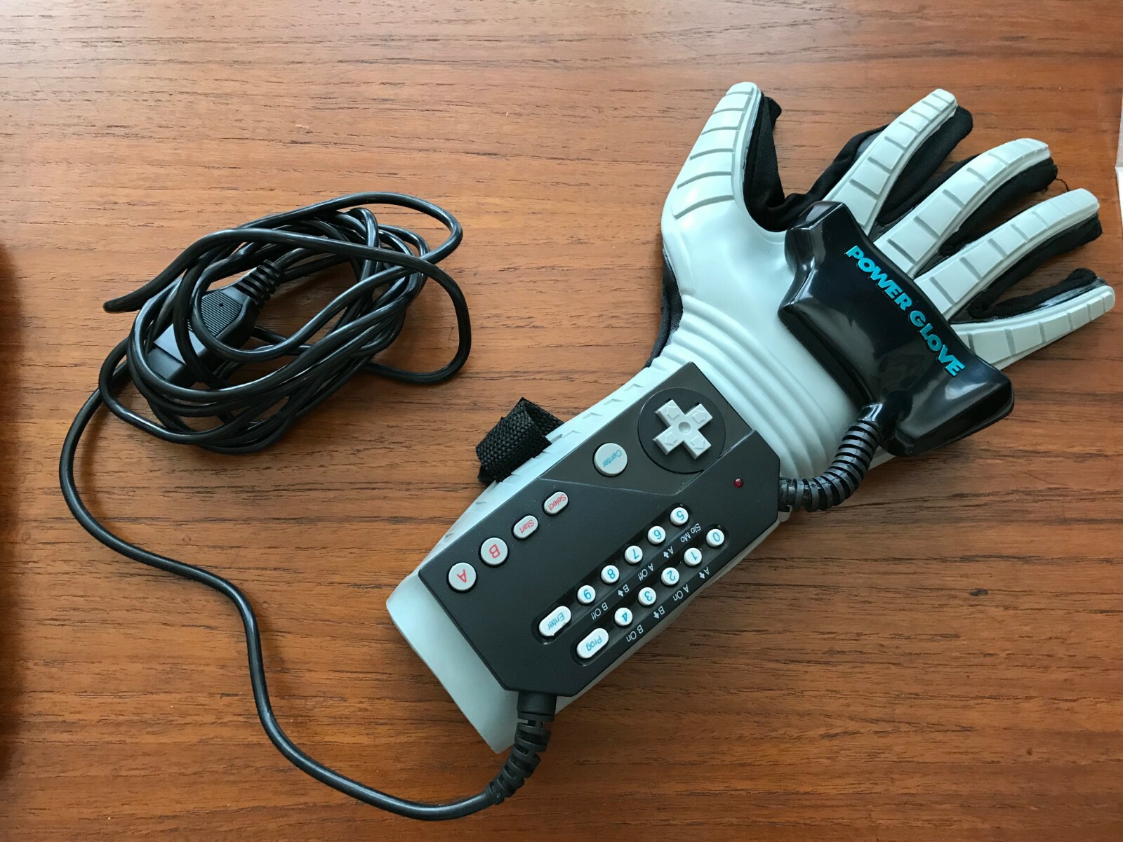 Nintendo Power Glove Size L, CIB, Tested, Great Condition!