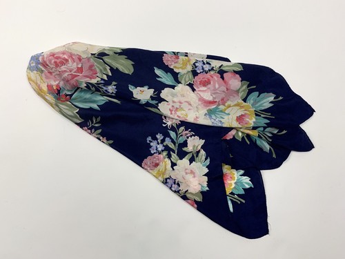 Vintage Echo Club 7 Scarf 1980s Floral Cabbage Roses Blue and Pink 30