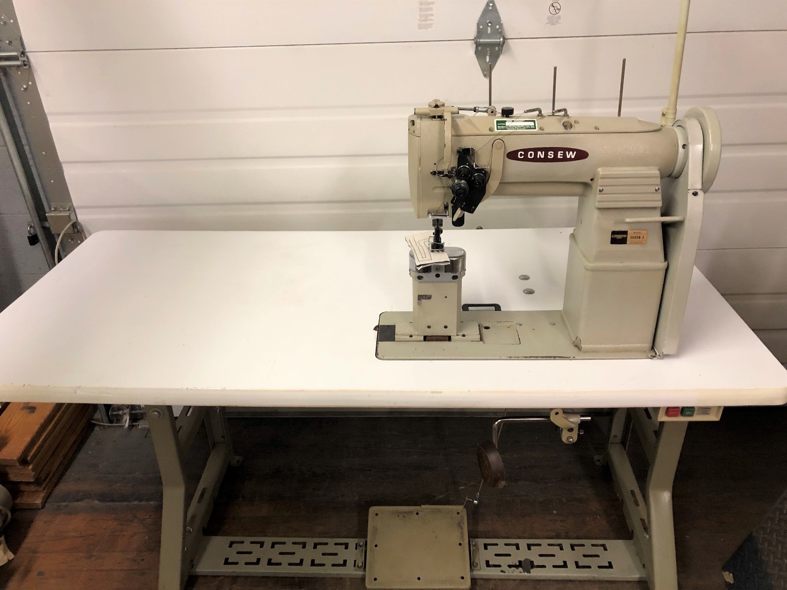 CONSEW 369RB-2  2 NEEDLE POST WALKING FT SPLIT BAR 3/8 INDUSTRIAL SEWING MACHINE