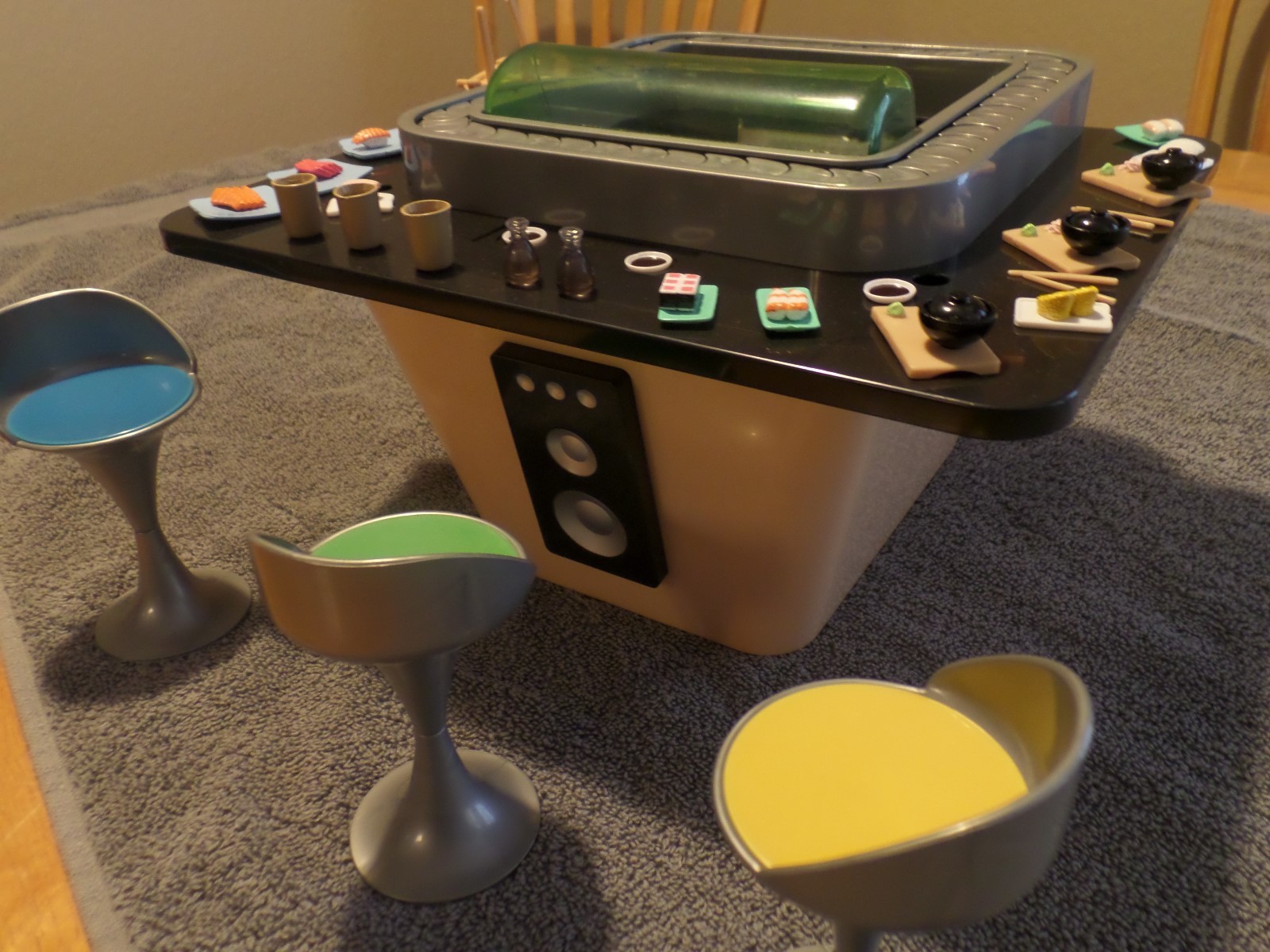 Bratz Tokyo a Go-Go Sushi Lounge Karaoke & Sushi Bar!