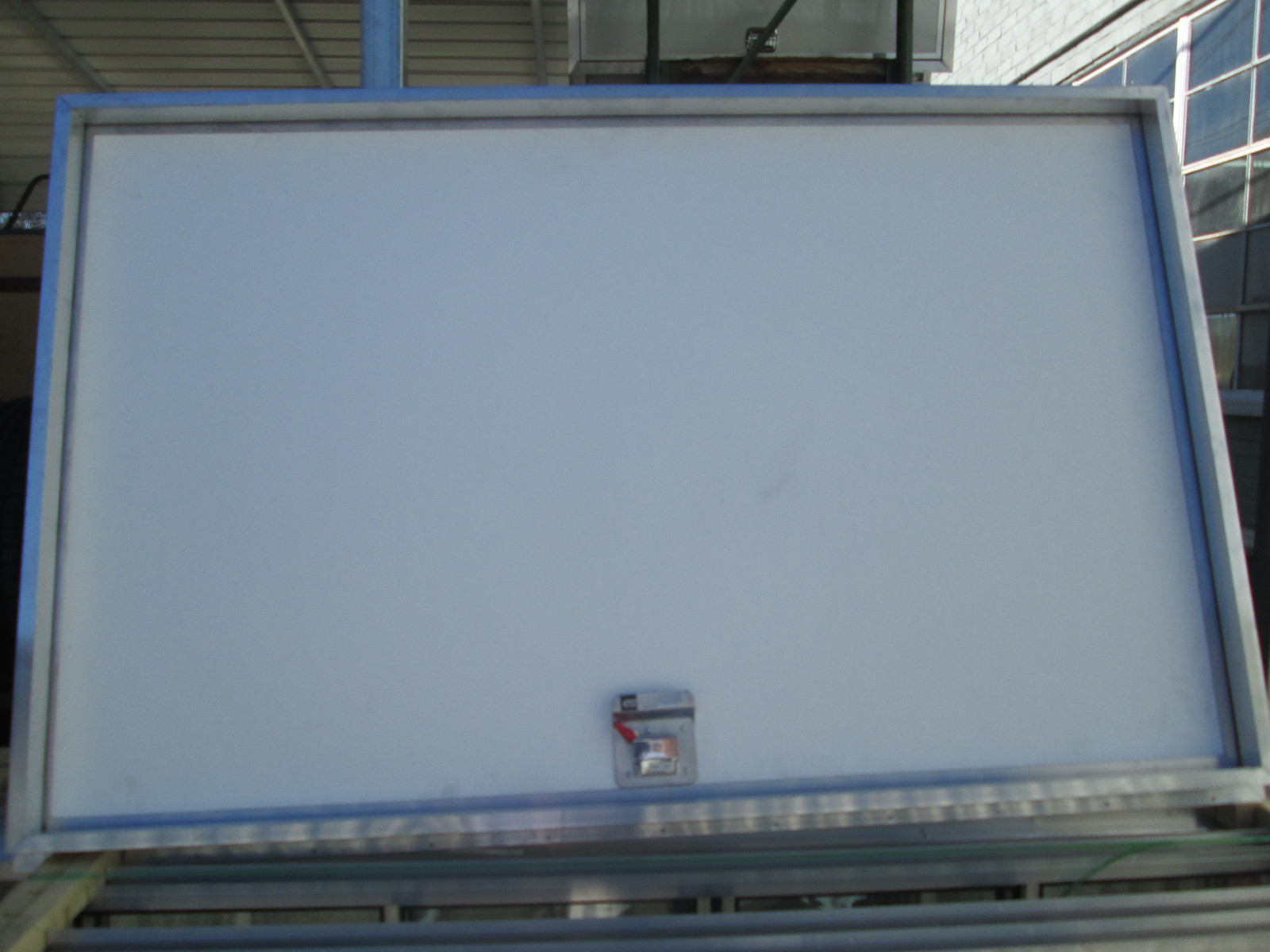 Concession Serving Window size 40