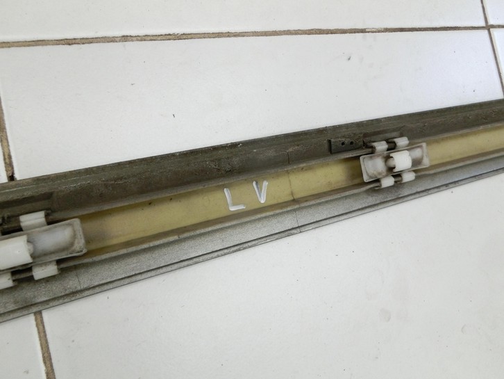 Mercedes R320 W251 4M 06-10 Lang Türleiste Links Vorne Aussen 775 Mercedes R320 W251 4M 06-10 22.12.2006 gebraucht Vorschau 5