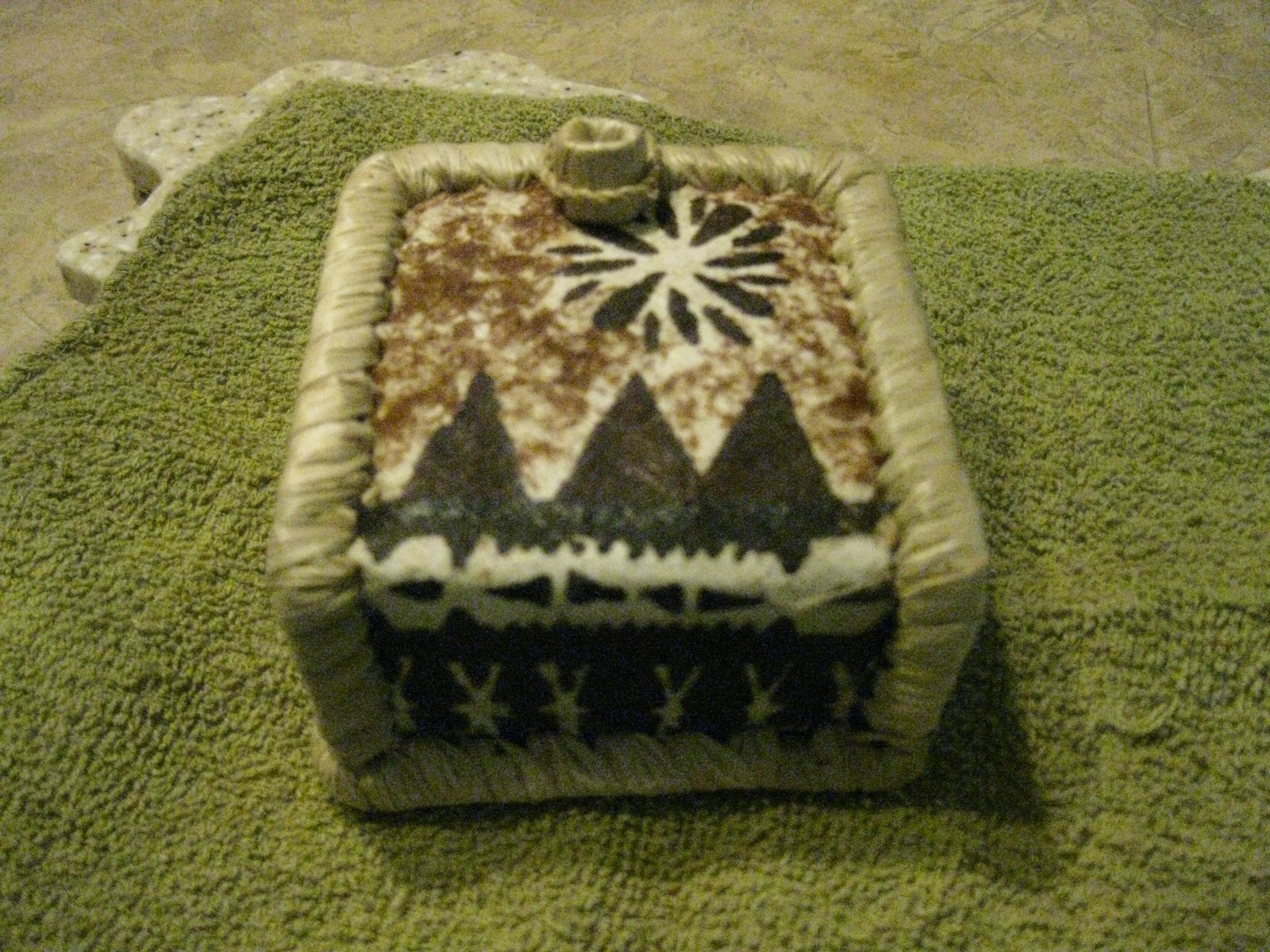 Straw Wooven Box with pattern