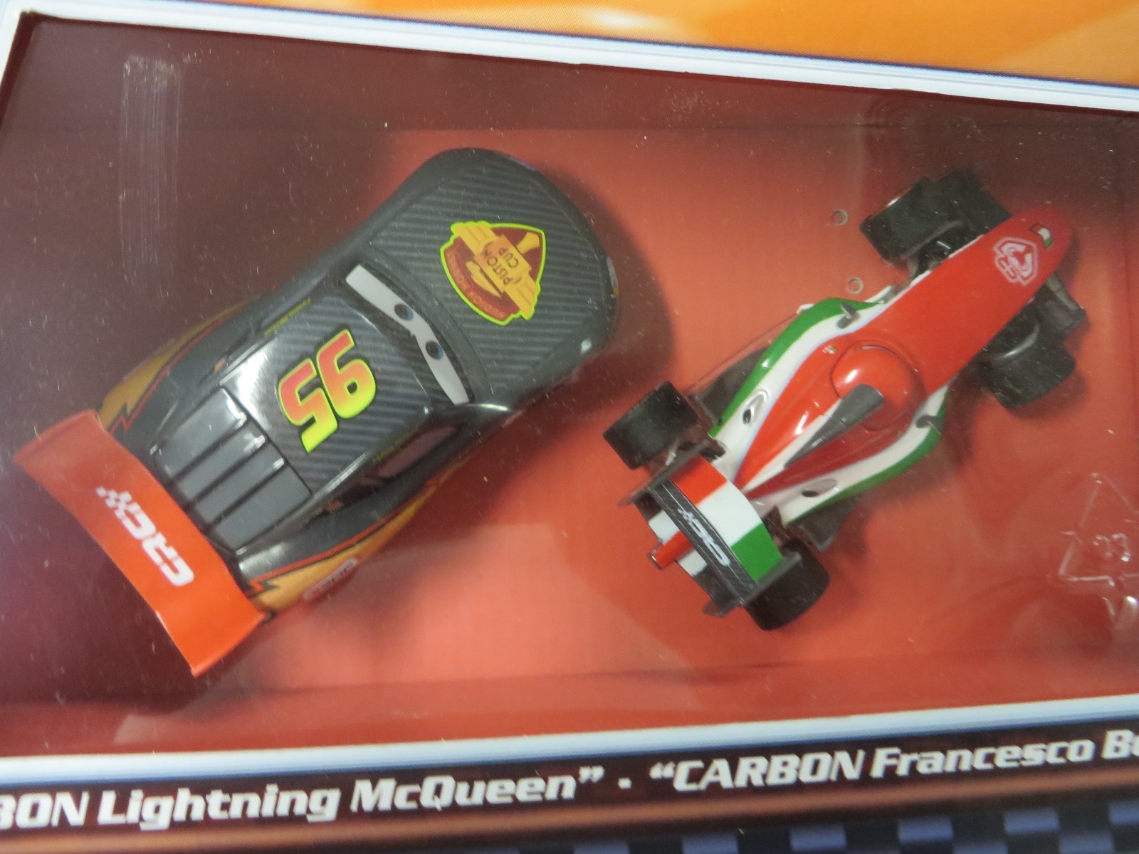 Carrera Disney-Pixar 1/43 Carbon Racers GO  Mcqueen / Bernoulli