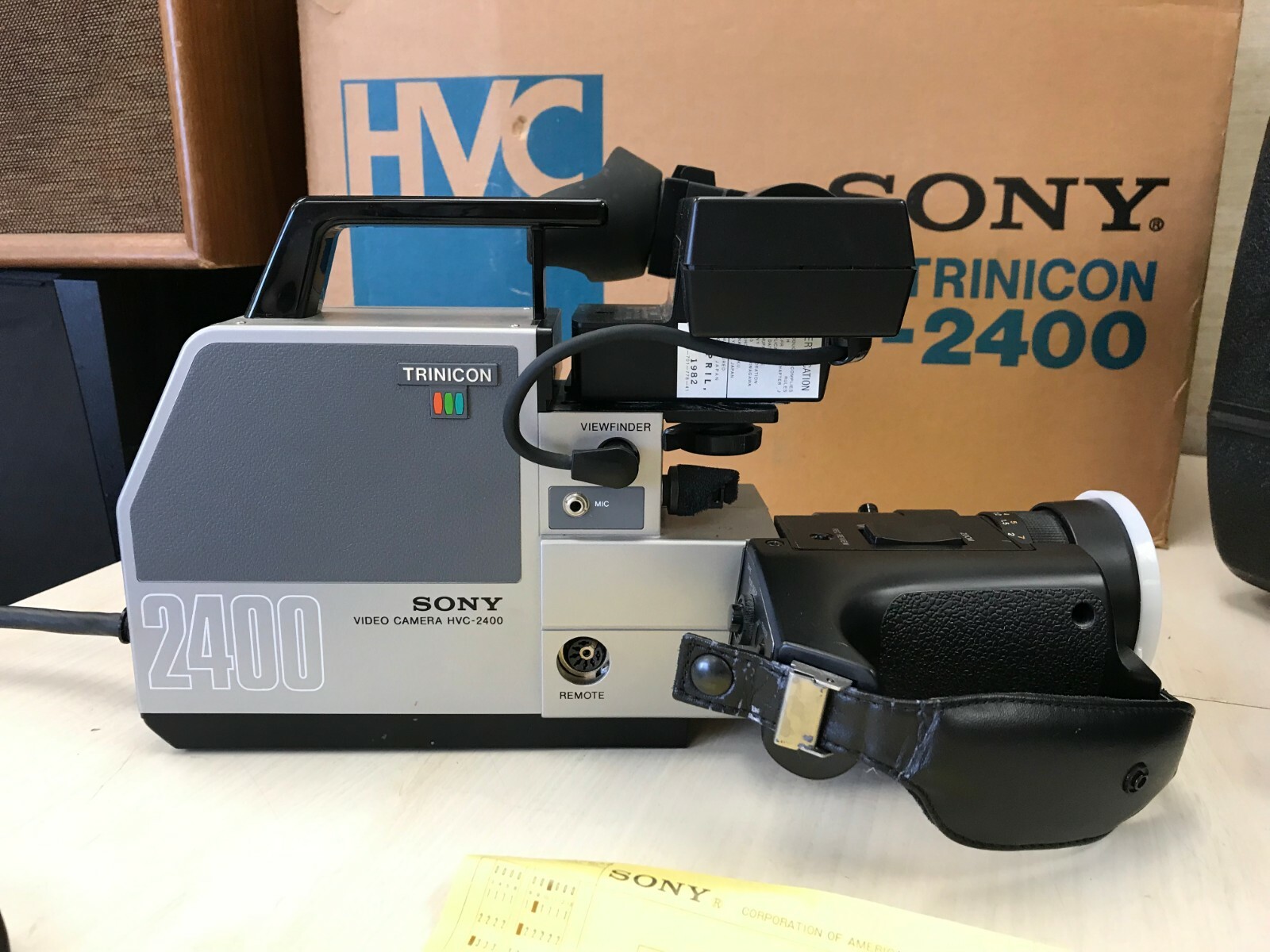 Sony Trinicon HVC-2400 Professional Colour Camcorder W/ Box, Case, ECM-Z300 Mic