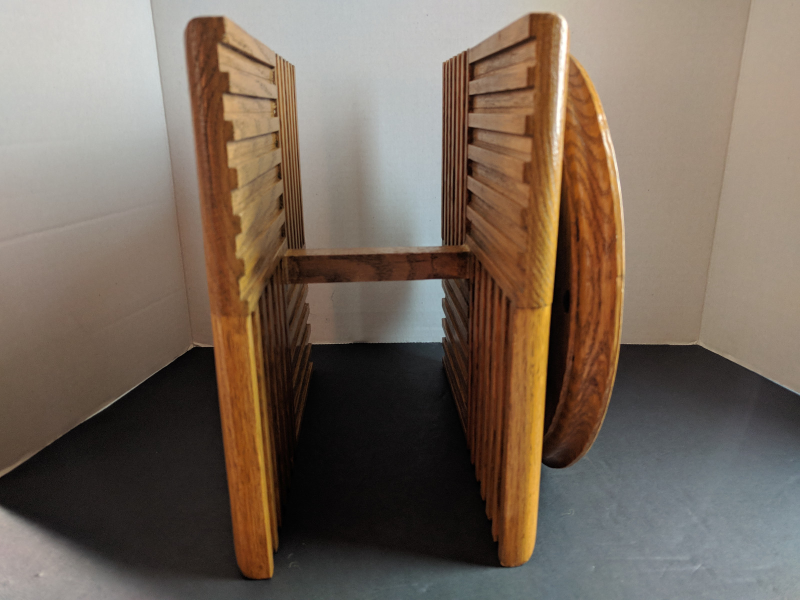 VINTAGE 24 CD HOLDER CAROUSEL ROTATING LAZY SUSAN WOOD SQUERE