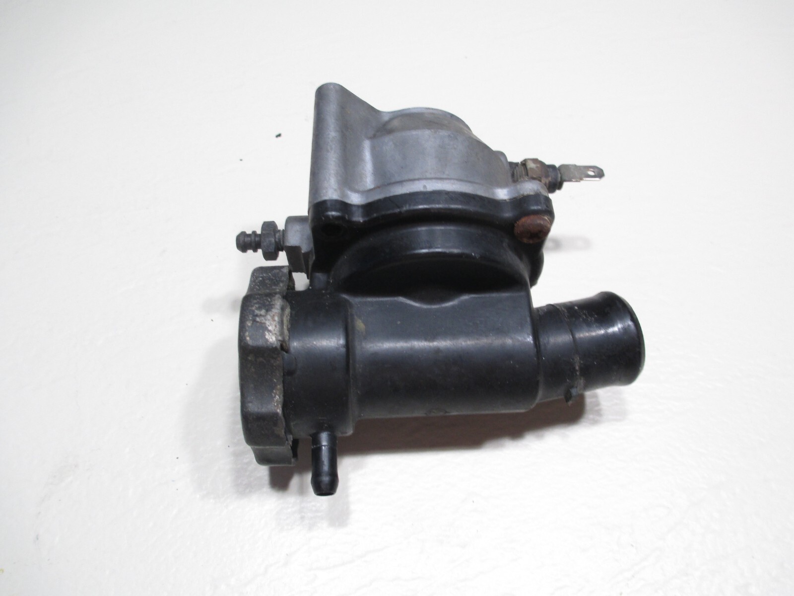 アクセサリー N 1990-2001 Kawasaki ZX11 ZX 1100 Ninja Thermostat Cover