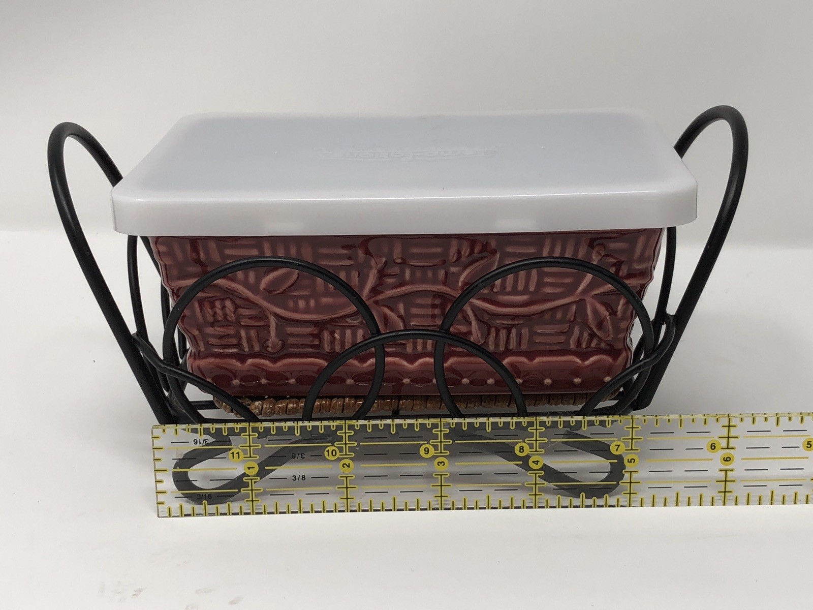 Temp-Tations Ovenware Small Casserole Wire Rack Trivet  Cranberry Basketweave