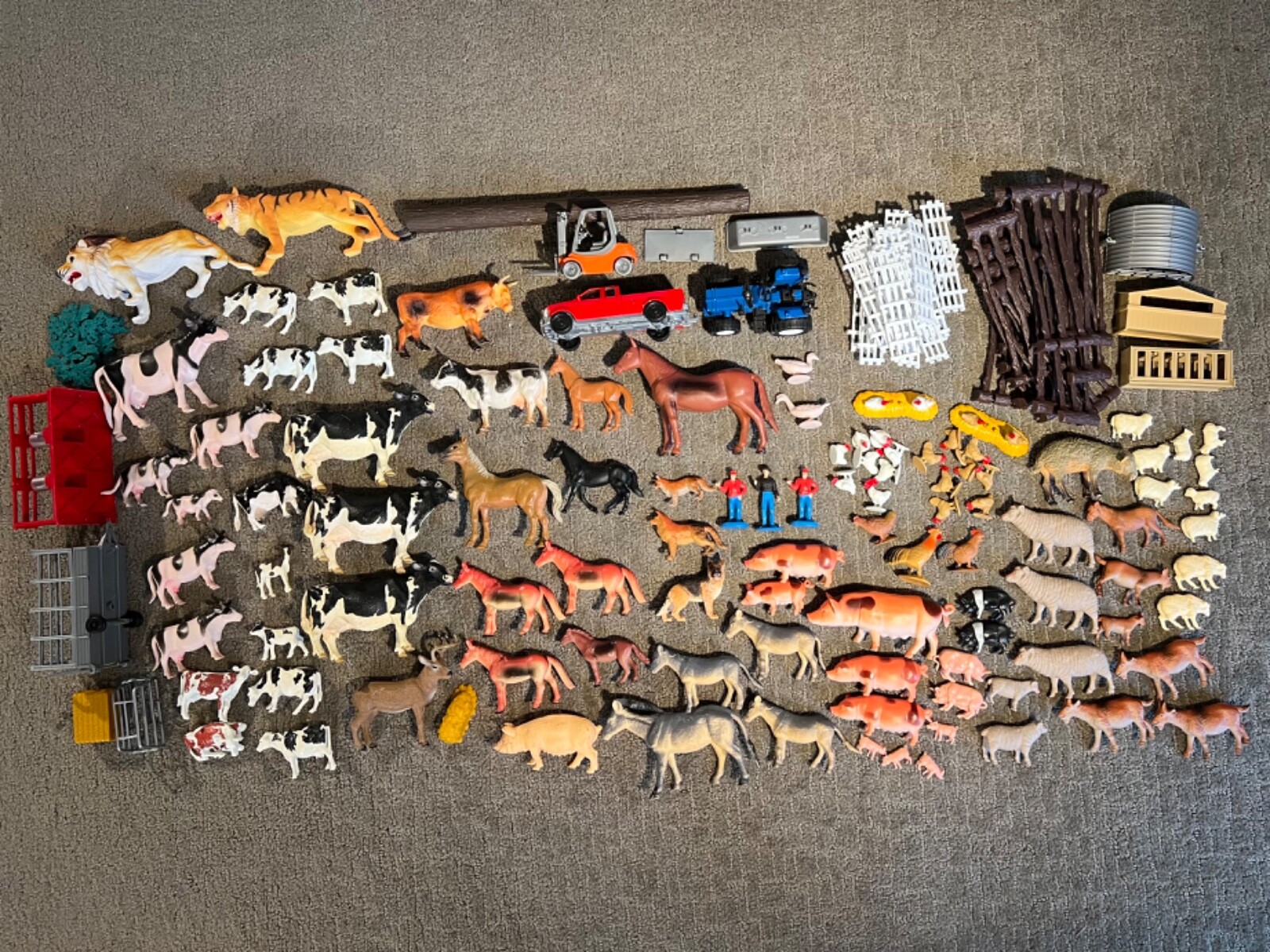 Farm Toys Lot of 152 Pieces Animals, Fence, Stileich, New