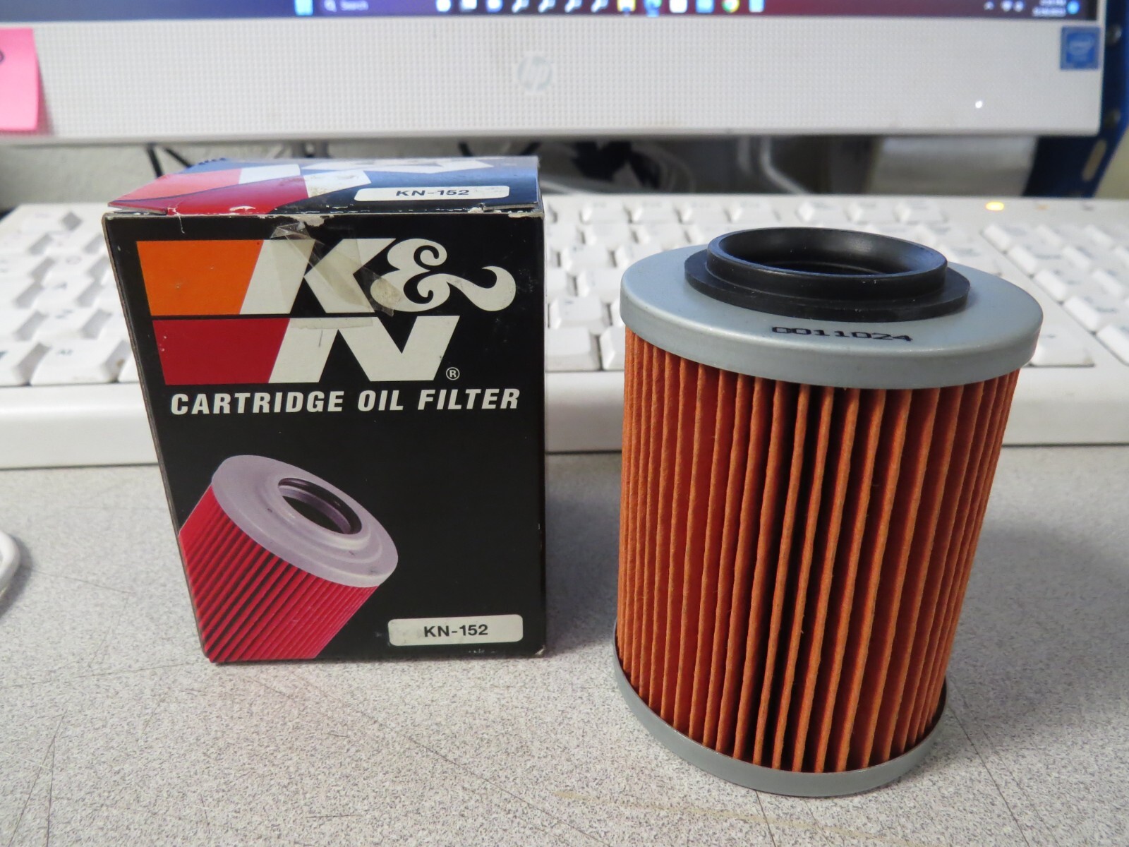FRI(END)S Canister テテ　キャニスター BTS V 'Fri(END)s' - Canister – Amuse Ground
