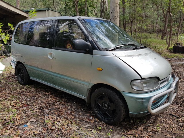 Nissan serena 1994