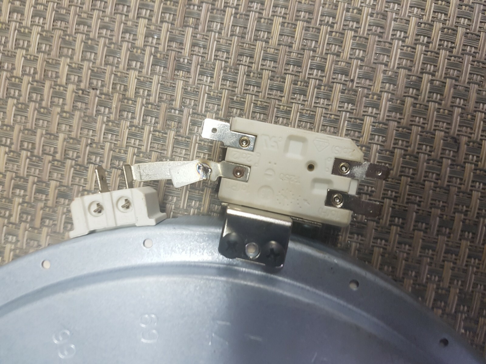 No-USA Import or Sales Tax ~ Frigidaire Range Surface Element 318198837