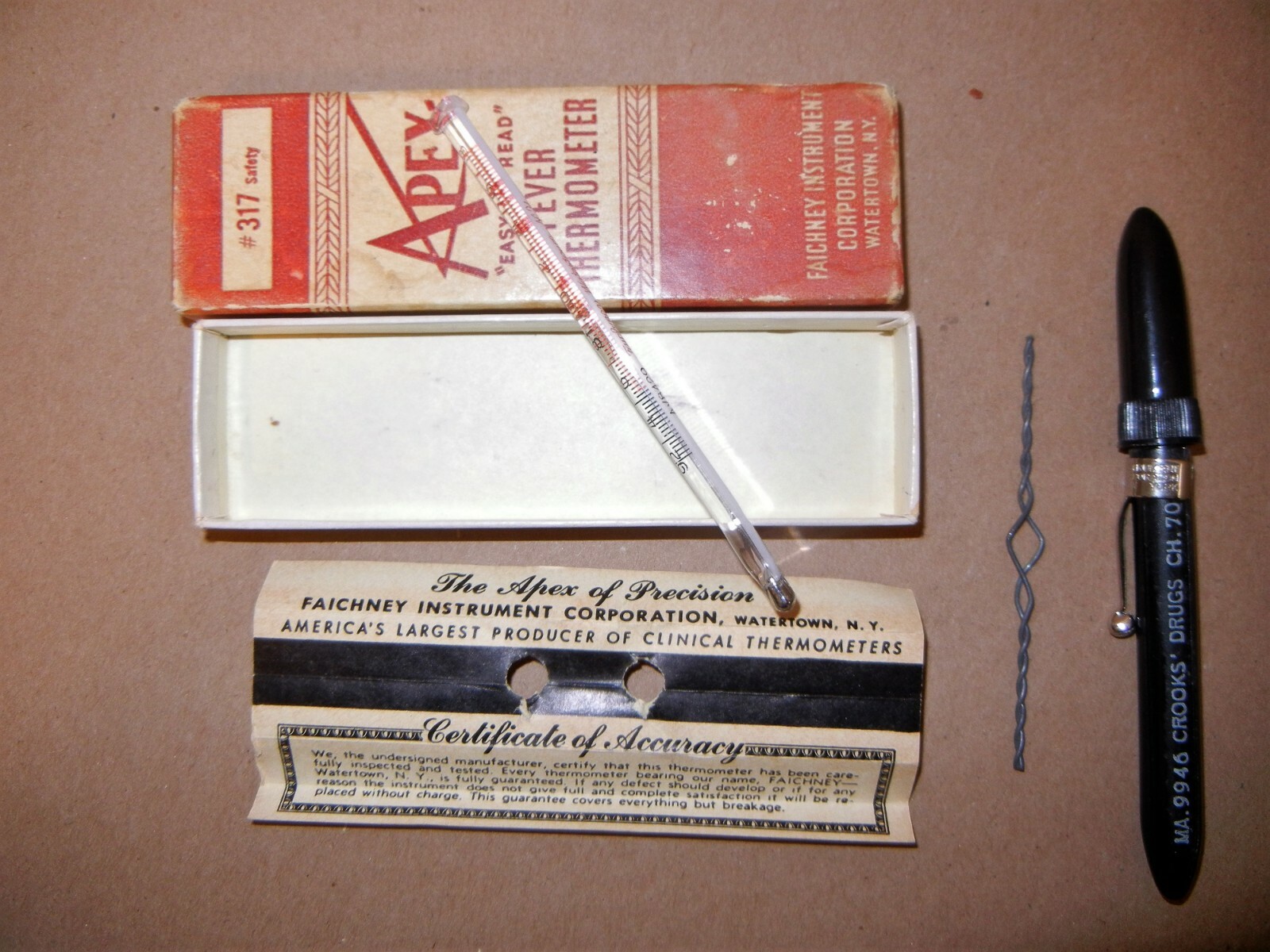 VINTAGE APEX GLASS FEVER THERMOMETER BAKELITE CASE & INSTRUCTIONS #317 USA