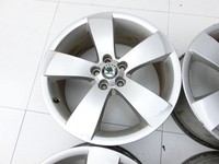 Skoda 5J 06-10 4x Felgen Alufelgen 5X100/110 7X17Zoll ET41 Skoda 5J 06-10 11.01.2008 5J7601025B gebraucht Vorschau 6