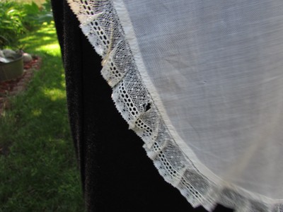 Vintage / Antique Cotton Ivory Apron with Lace Trim