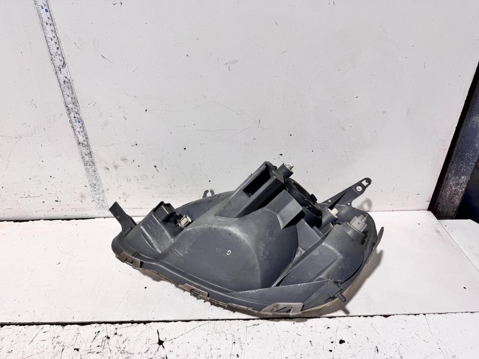 2004 Toyota Echo Right Head Light NCP10 10/2002-09/2005 image 4