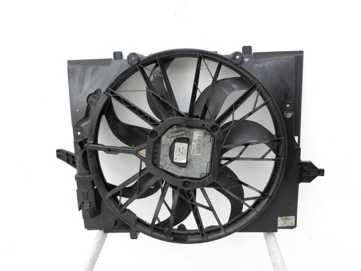 BMW E65 7er 01-05 4,4 245KW Lüfter Ventilator f. Kühler BMW E65 7er 01-05 11.09.2003 7524881 17427524881 3137229020... Vorschau 4
