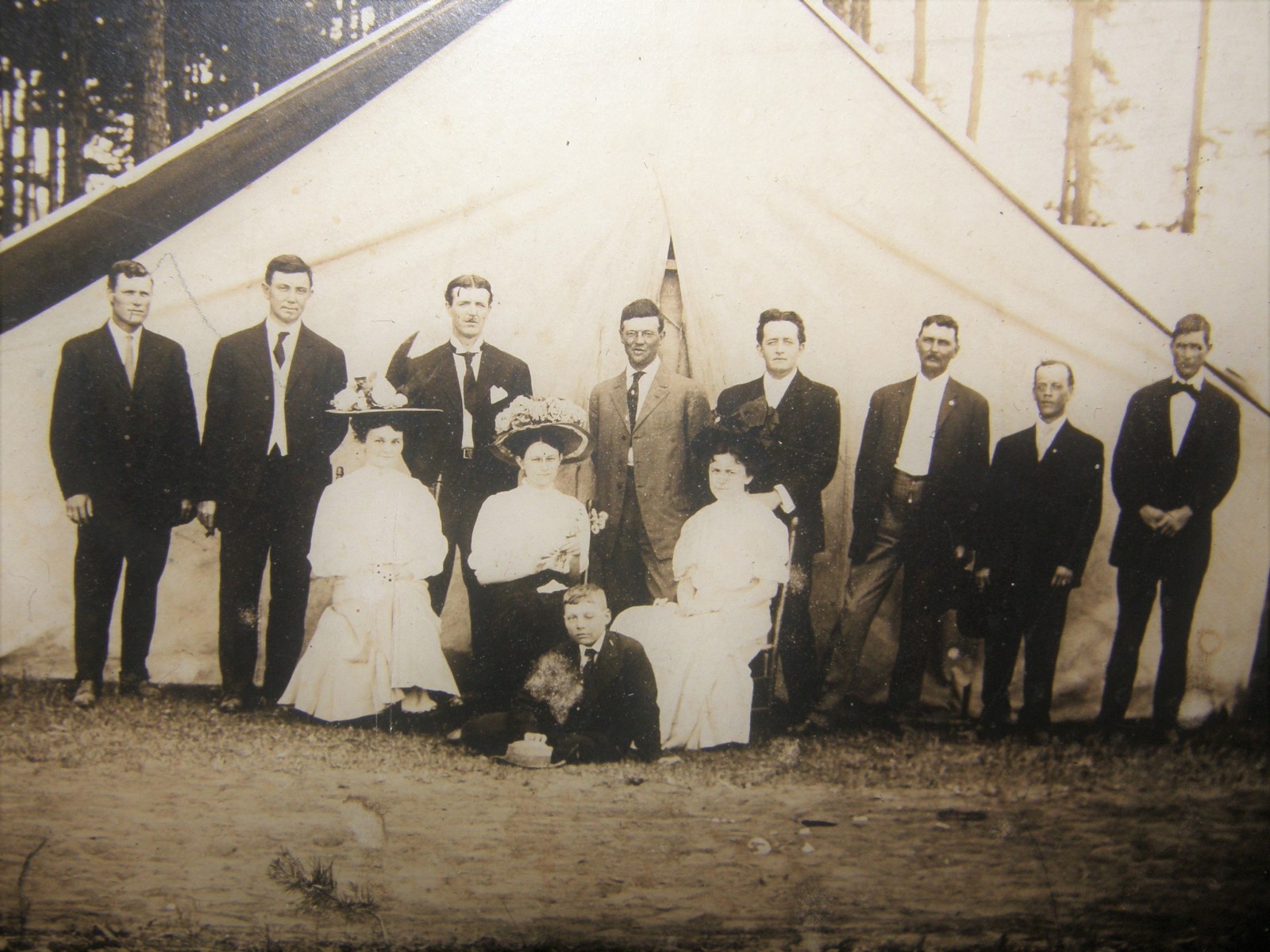 TELEPHONE COMPANY  BELL TELEPHONE PHOTO EARLY 1907