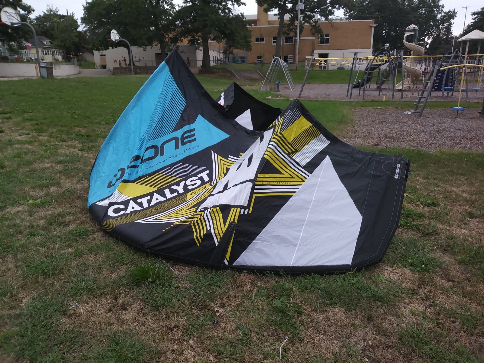 2015 Ozone Catalyst 12m kitesurf kiteboard kite