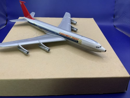 NORTHWEST飛行機模型 Northwest Airlines Aeroclassics 1:400 Boeing 747-100 Reg