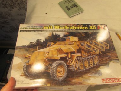 Dragon 6284 Sd.Kfz. 251/2 Ausf. C mit Wurfrahmen 40 1/35 Scale Kit
