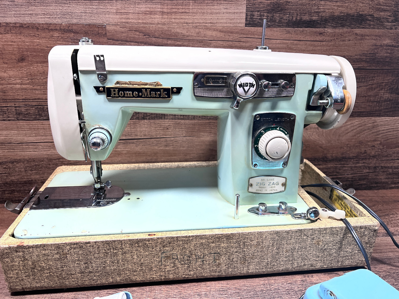 Vintage 1950's Home Mark De Luxe Model 1620 Pastel Blue Sewing Machine w/Case + | eBay Vintage 1950's Home Mark De Luxe Model 1620 Pastel Blue Sewing Machine w/Case + | eBay