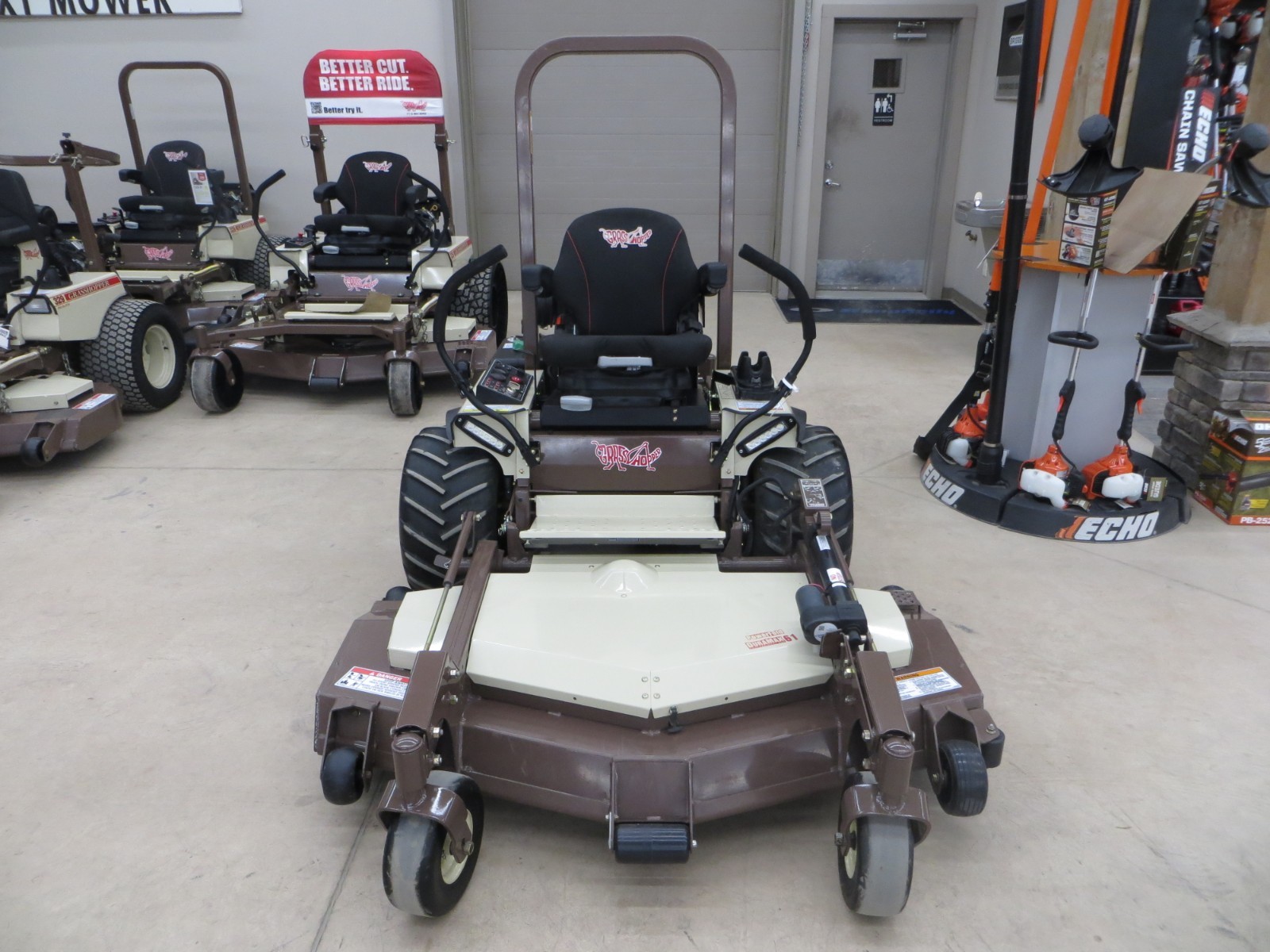 2018 Grasshopper 900D 1.3L 61' 'Power Fold Rear Discharge Deck Free Shipping