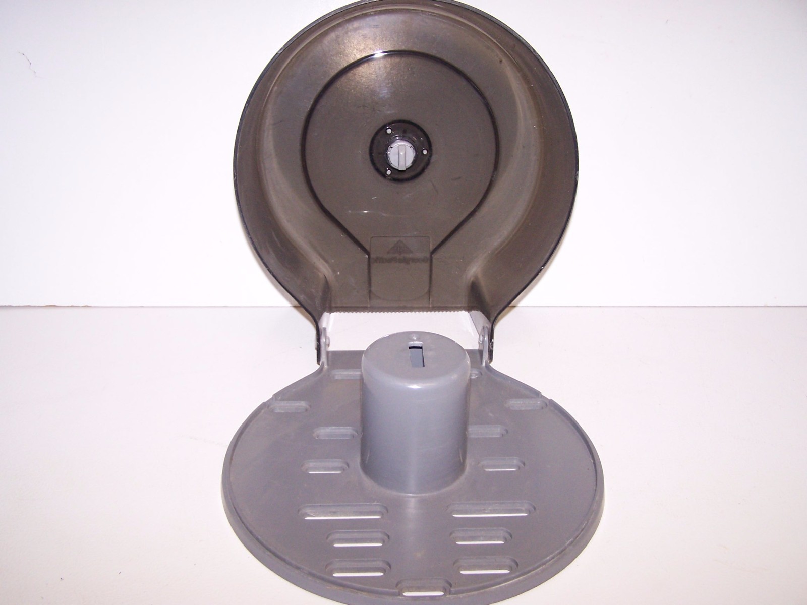 Georgia Pacific Jumbo Bath Tissue Dispenser 9