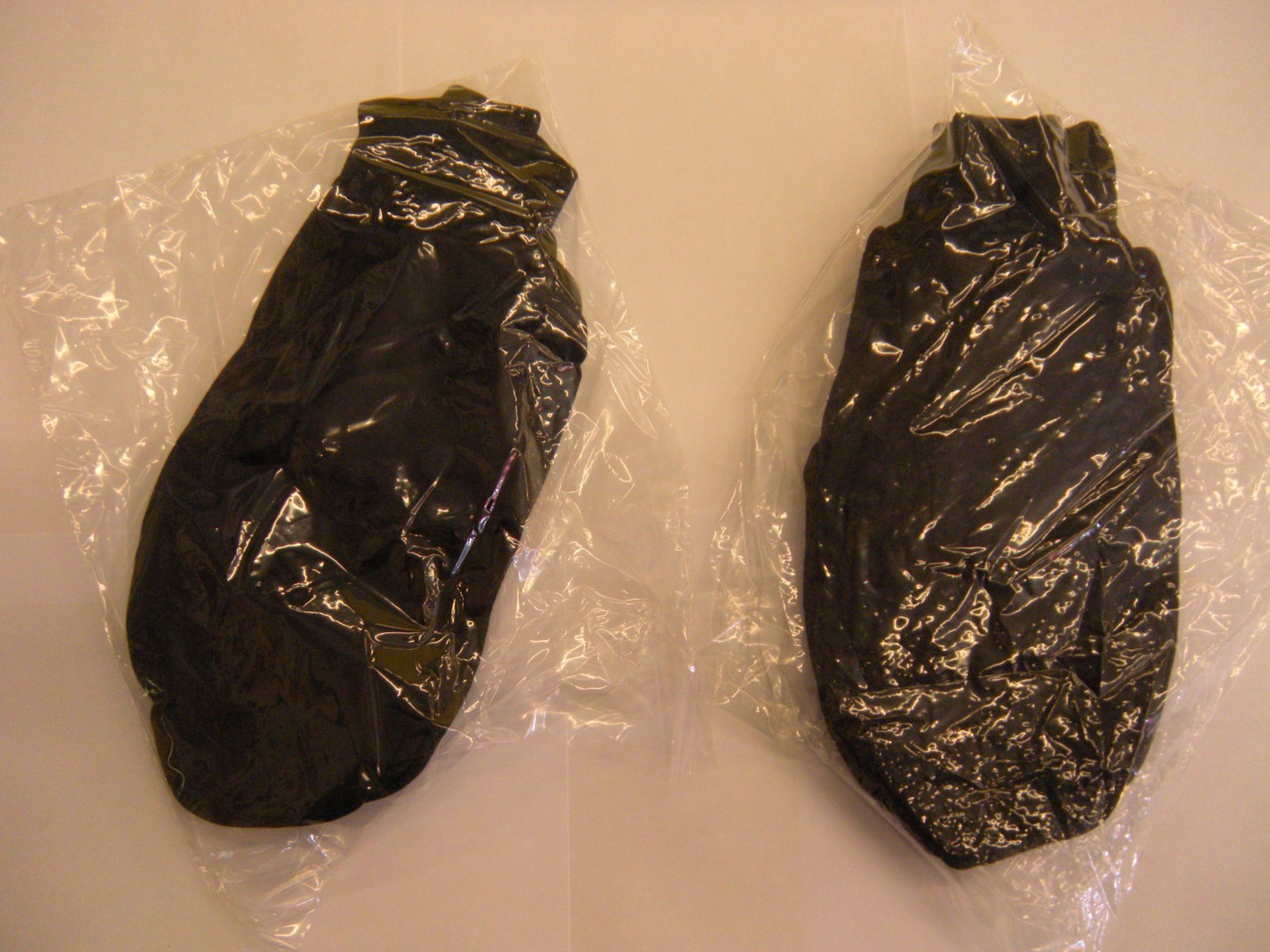 2 Pairs of Polyproplene Mittens Black RN43580 USA Made