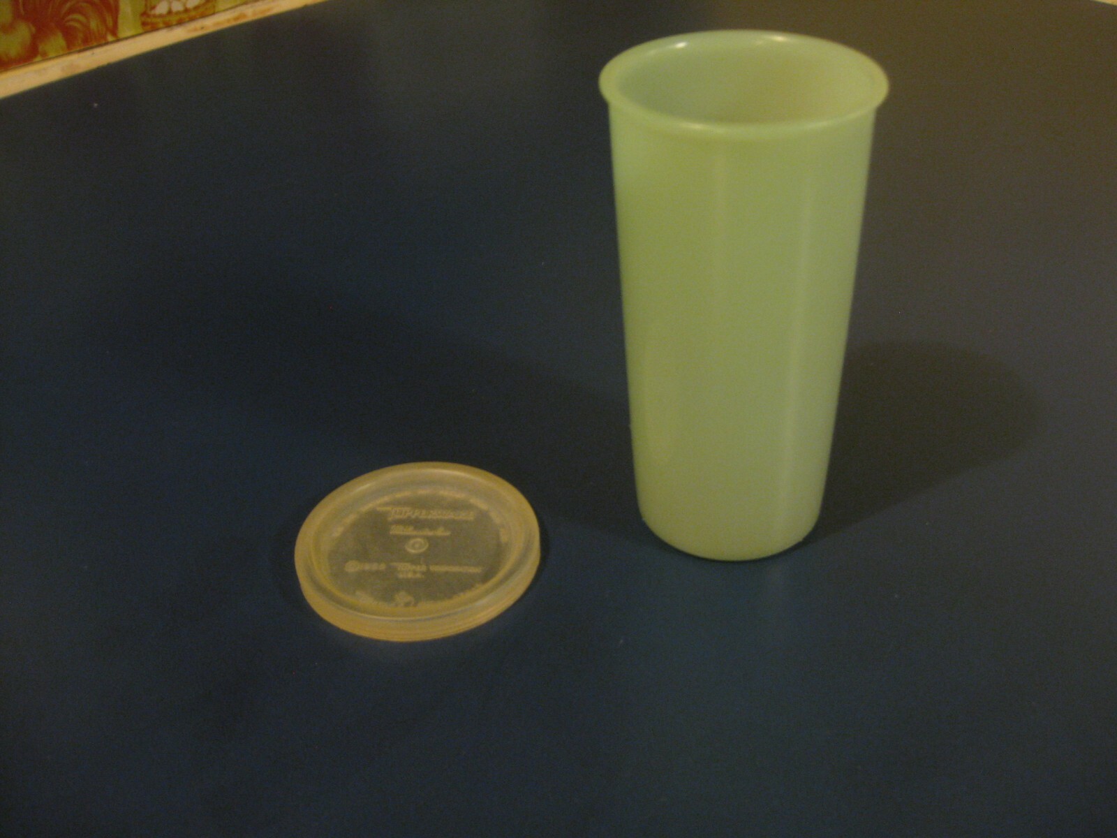 Vintage Tupperware Tumbler Cup 117 with Lid Holds 6 Ounces