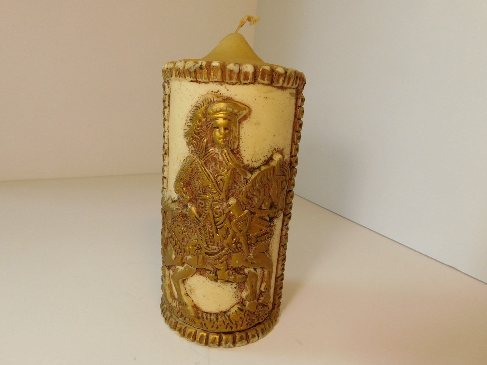 VTG GOLD & WHITE RENAISSANCE CANDLE 7