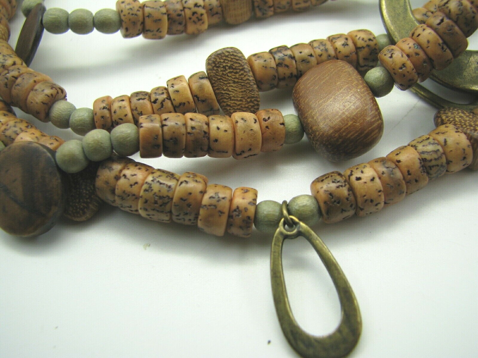 CHICO'S Hammered Bronze Metal WOOD/WOODEN BEAD Necklace/Earrings Set BROWN GREEN