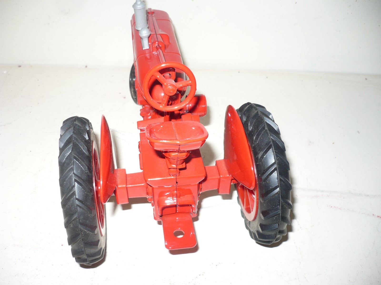 FARMALL H TRACTOR 1/16 IH INTERNATIONAL NF MINT