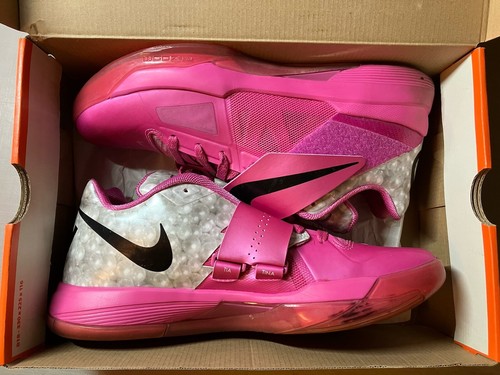 シューズ(男性用) Nike Zoom KD IV (AUNT PEARL) Nike Zoom KD IV 4 Aunt Pearl Breast Cancer Awareness Pink