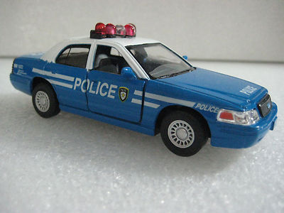Kinsmart Ford Crown Victoria Police Interceptor 1:42 diecast model