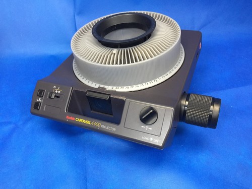 Kodak Carousel 4400 Slide Projector w/Remote 3 Trays Hard Case Excellent!