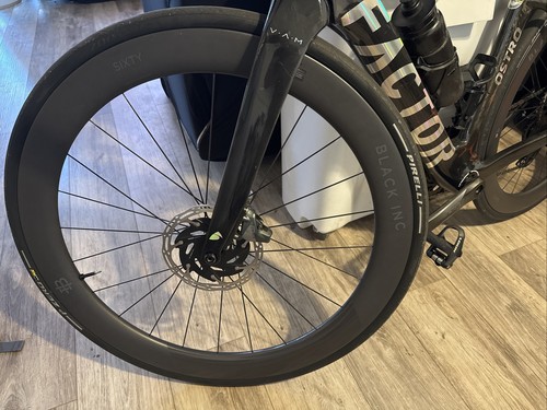 Pirelli P ZERO RACE RS 700×26c 510mfY47qWL._UF350,350_QL80_.jpg